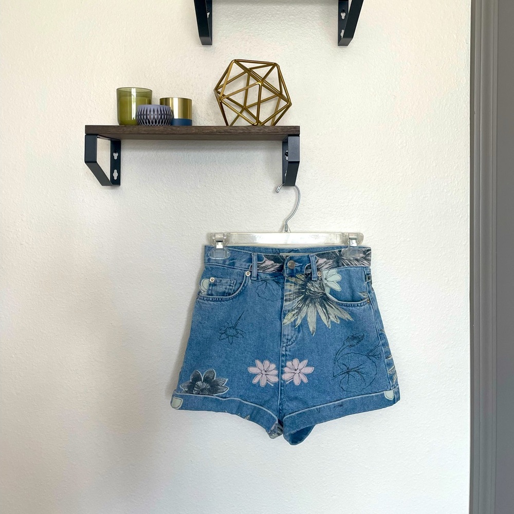 High rise denim shorts with floral pattern